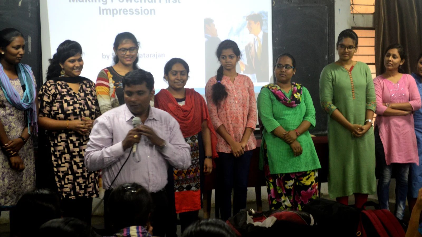 Suresh Natarajan leading a career development session with students